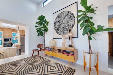 Quinta renovada com muito bom gosto com 3 quartos à alguns passos da praia