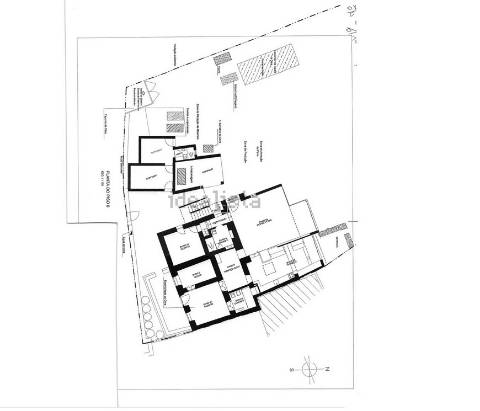 Quinta renovada com muito bom gosto com 3 quartos à alguns passos da praia