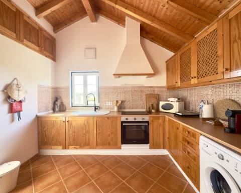 Linda casa típica do Alentejo I 2 quartos I Piscina I Terreno vedado com 3 290 m2 I São Domingos I Santiago do Cacém