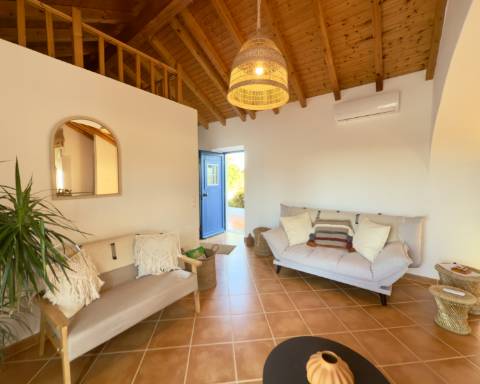 Linda casa típica do Alentejo I 2 quartos I Piscina I Terreno vedado com 3 290 m2 I São Domingos I Santiago do Cacém