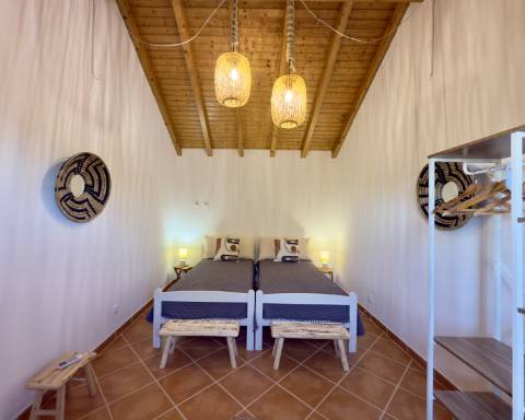 Linda casa típica do Alentejo I 2 quartos I Piscina I Terreno vedado com 3 290 m2 I São Domingos I Santiago do Cacém