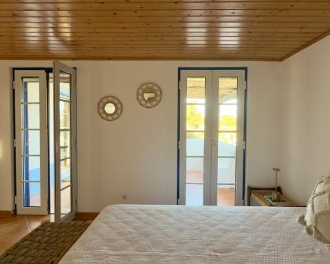 Linda casa típica do Alentejo I 2 quartos I Piscina I Terreno vedado com 3 290 m2 I São Domingos I Santiago do Cacém