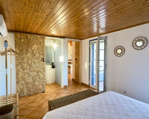 Linda casa típica do Alentejo I 2 quartos I Piscina I Terreno vedado com 3 290 m2 I São Domingos I Santiago do Cacém