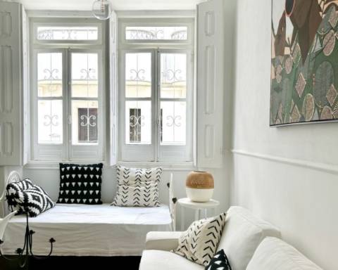 Casa geminada cheia de charme I Arquitetura tradicional I 2 quartos +1 I Pátio I Tanque I Terraços I Baixa Olhão