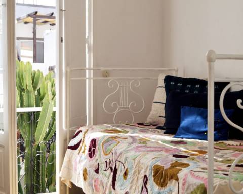 Casa geminada cheia de charme I Arquitetura tradicional I 2 quartos +1 I Pátio I Tanque I Terraços I Baixa Olhão