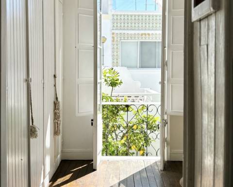 Casa geminada cheia de charme I Arquitetura tradicional I 2 quartos +1 I Pátio I Tanque I Terraços I Baixa Olhão