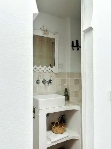 Casa geminada cheia de charme I Arquitetura tradicional I 2 quartos +1 I Pátio I Tanque I Terraços I Baixa Olhão