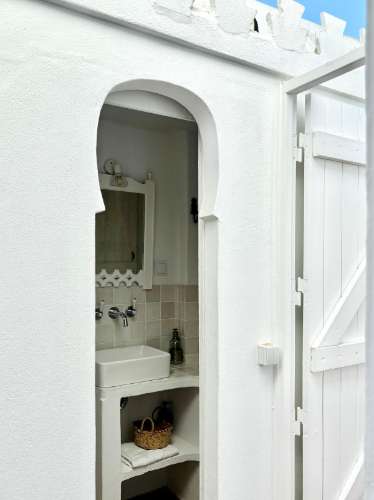 Casa geminada cheia de charme I Arquitetura tradicional I 2 quartos +1 I Pátio I Tanque I Terraços I Baixa Olhão