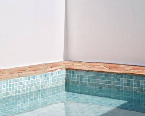 Casa geminada cheia de charme I Arquitetura tradicional I 2 quartos +1 I Pátio I Tanque I Terraços I Baixa Olhão