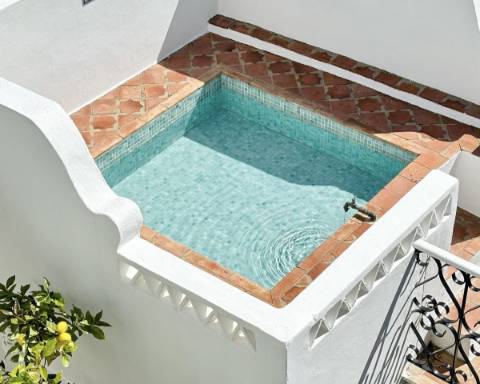 Casa geminada cheia de charme I Arquitetura tradicional I 2 quartos +1 I Pátio I Tanque I Terraços I Baixa Olhão