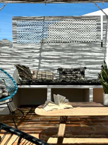 Casa geminada cheia de charme I Arquitetura tradicional I 2 quartos +1 I Pátio I Tanque I Terraços I Baixa Olhão