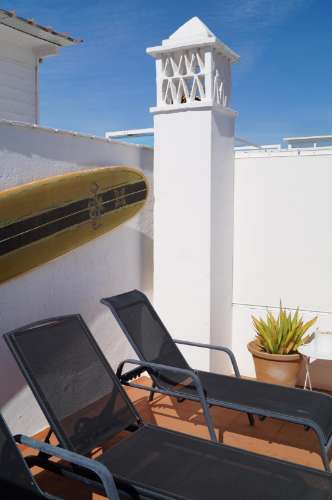 Casa geminada cheia de charme I Arquitetura tradicional I 2 quartos +1 I Pátio I Tanque I Terraços I Baixa Olhão