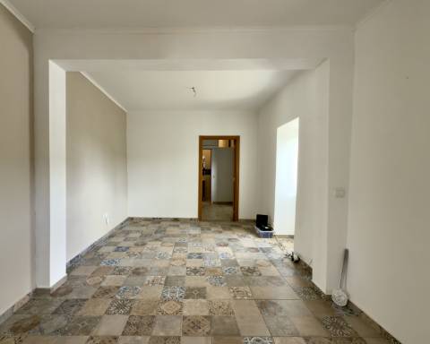 Casa tradicional renovada I 2 quartos I Terreno de 4383 m² com vistas magníficas para o campo I Perto de Loulé