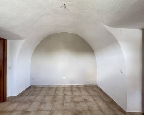 Casa tradicional renovada I 2 quartos I Terreno de 4383 m² com vistas magníficas para o campo I Perto de Loulé