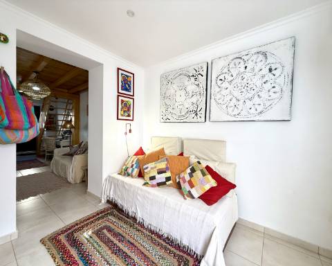 Casa geminada com charme I T2 +1 I Quintal I Centro de Vila Real de Santo António