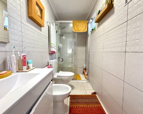 Casa geminada com charme I T2 +1 I Quintal I Centro de Vila Real de Santo António