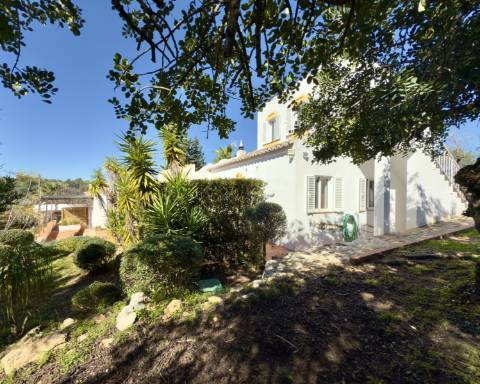 Elegante quinta I 5 quartos I Grande piscina I Terreno magnífico I Quelfes