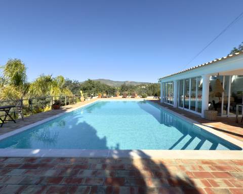 Elegante quinta I 5 quartos I Grande piscina I Terreno magnífico I Quelfes