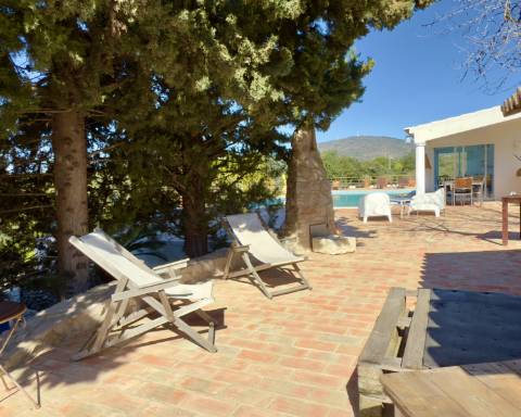 Elegante quinta I 5 quartos I Grande piscina I Terreno magnífico I Quelfes