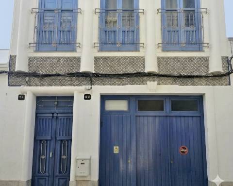 Casa tradicional cheia de charme I 2 quartos I Terraço I Baixa Olhão