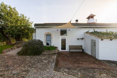 Encantadora casa de campo I 3 quartos I Terreno de 2 ha I Vistas magníficas sobre o campo I Perto de Estói