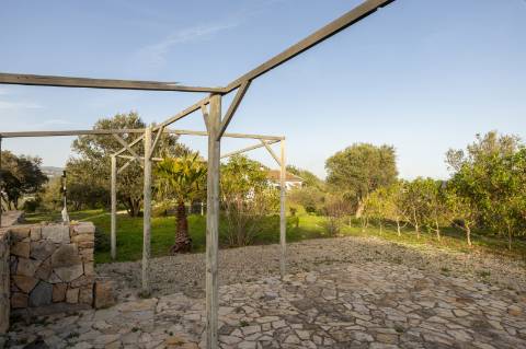 Encantadora casa de campo I 3 quartos I Terreno de 2 ha I Vistas magníficas sobre o campo I Perto de Estói