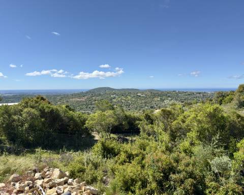 Oportunidade Excecional: Terreno com projeto aprovado para moradia com vista panorâmica para o mar | 3 Quartos | Piscina | Quinta das Raposeiras I Santa Barbara de Nexe