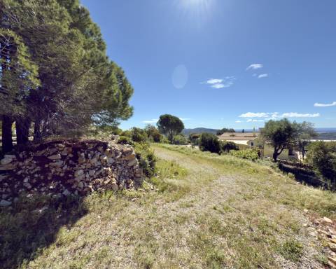 Oportunidade Excecional: Terreno com projeto aprovado para moradia com vista panorâmica para o mar | 3 Quartos | Piscina | Quinta das Raposeiras I Santa Barbara de Nexe