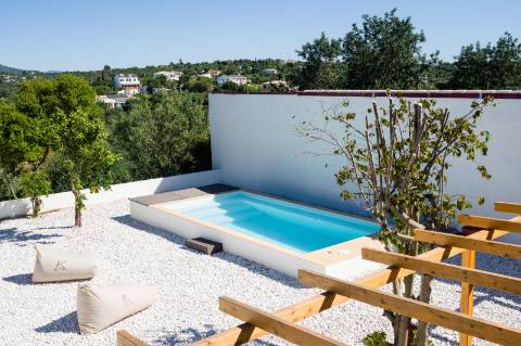 Moradia geminada elegante e renovada | 2 quartos | Tanque | Pátio | Vista panorâmica para o campo