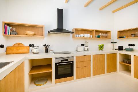 Moradia geminada elegante e renovada | 2 quartos | Tanque | Pátio | Vista panorâmica para o campo