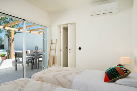 Moradia geminada elegante e renovada | 2 quartos | Tanque | Pátio | Vista panorâmica para o campo