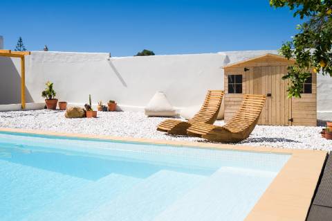 Moradia geminada elegante e renovada | 2 quartos | Tanque | Pátio | Vista panorâmica para o campo