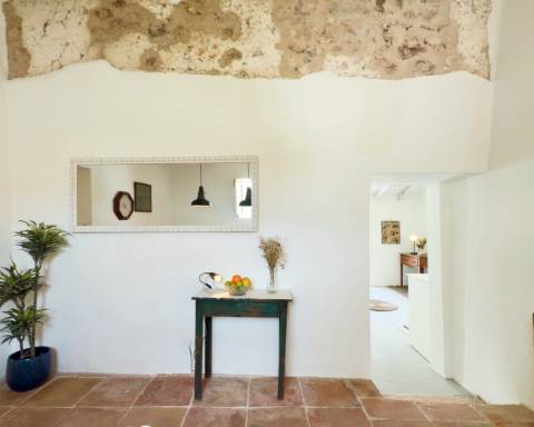 Propriedade de exceção em Estoi: Duas Quintas de Charme com Vista Mar Panorâmica | 3 Suites | Piscina | Terreno de 5800 m²