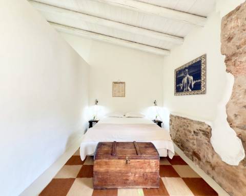 Propriedade de exceção em Estoi: Duas Quintas de Charme com Vista Mar Panorâmica | 3 Suites | Piscina | Terreno de 5800 m²