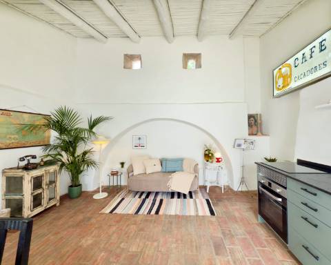 Propriedade de exceção em Estoi: Duas Quintas de Charme com Vista Mar Panorâmica | 3 Suites | Piscina | Terreno de 5800 m²