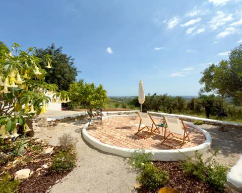 Propriedade de exceção em Estoi: Duas Quintas de Charme com Vista Mar Panorâmica | 3 Suites | Piscina | Terreno de 5800 m²