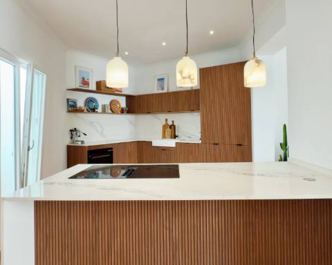 Magnífica moradia de traça tradicional totalmente renovada | 4 quartos | Stock Tank | Pátios | Terraços | Baixa de Olhão | Algarve