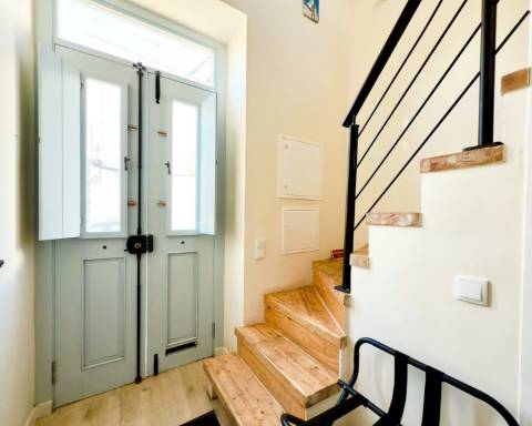 Encantadora Moradia de 2 quartos I Terraço I Rooftop Panorâmico I Localização Ideal no Coração de Faro.