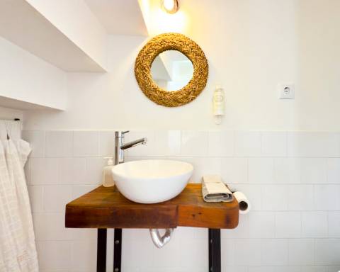Encantadora Moradia de 2 quartos I Terraço I Rooftop Panorâmico I Localização Ideal no Coração de Faro.