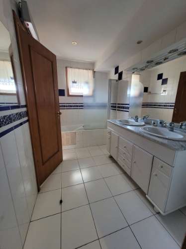 T6 Duplex recuado com terraço Antas- Avenida Combatentes/Praça Velasquez