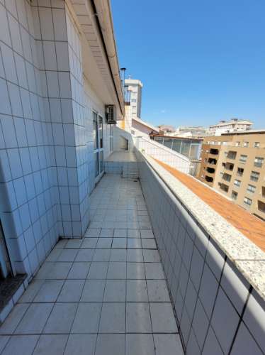 T6 Duplex recuado com terraço Antas- Avenida Combatentes/Praça Velasquez