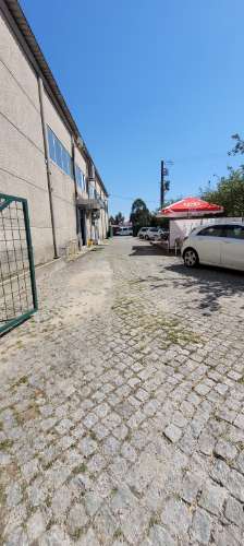 Armazém Gondomar com 2 negócios