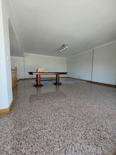 T5 Duplex recuado com terraço Antas- Avenida Combatentes/Praça Velasquez