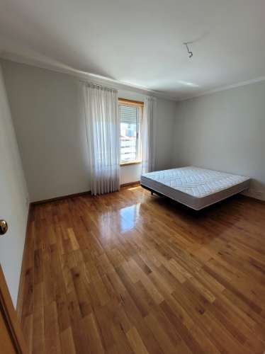 T5 Duplex recuado com terraço Antas- Avenida Combatentes/Praça Velasquez