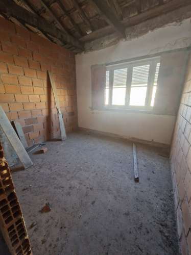 Terreno com edificações para construção em altura em Rio Tinto