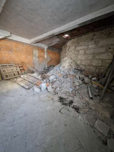 Terreno com edificações para construção em altura em Rio Tinto