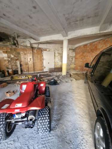 Terreno com edificações para construção em altura em Rio Tinto