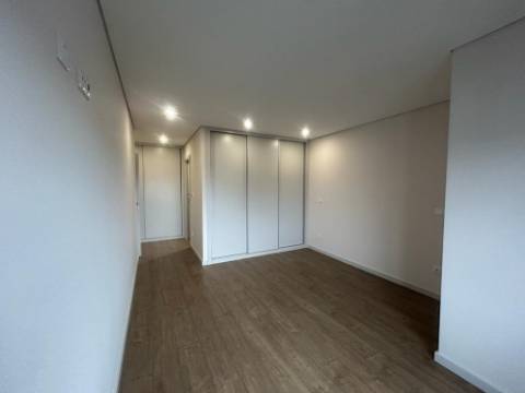 NOVO Apartamento T4 na Boavista com terraço