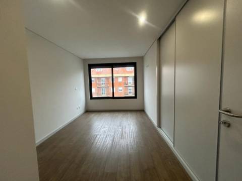 NOVO Apartamento T4 na Boavista com terraço