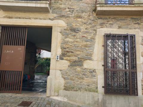 Magnífica propriedade, 3 apartamentosT2 em Melres, Gondomar